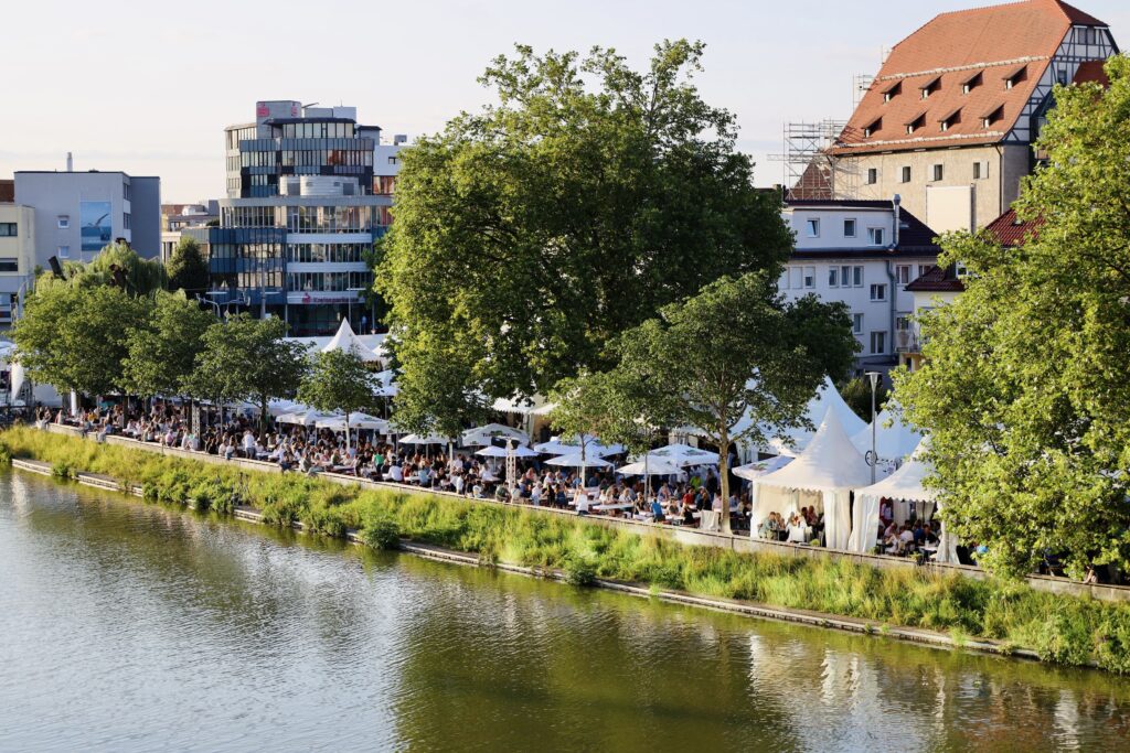 Unsere Gastronomen bei Sonnenschein am Seeufer